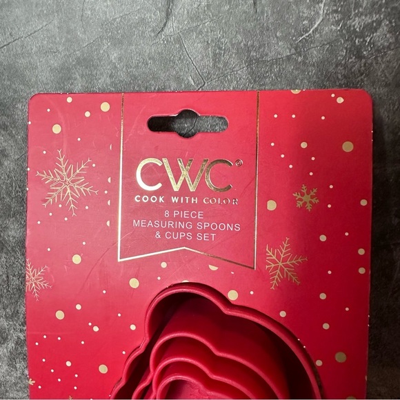 Cook with Color 8 Piece Measuring Cup and Spoon Set – Santa - Picture 4 of 6